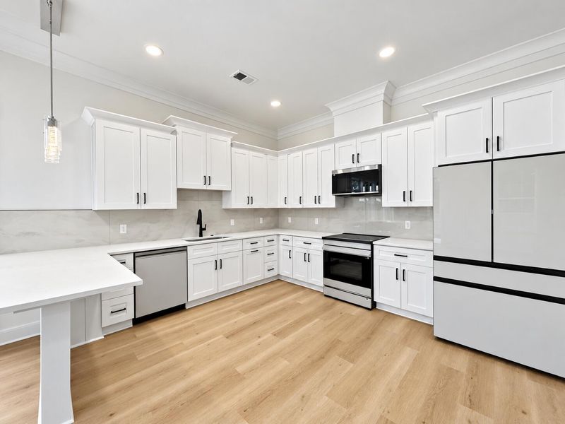 2049 Delaware Ave, North Charleston, SC 29405