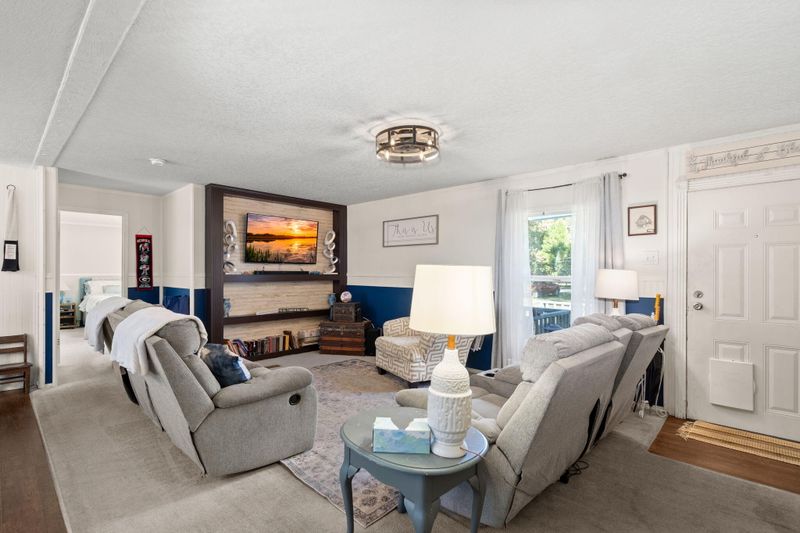 209 Twin Lake Dr, Summerville, SC 29483