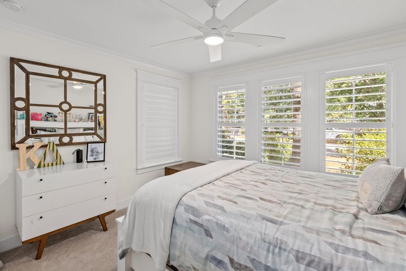 977 Warrick Oaks Ln, Mount Pleasant, SC 29464