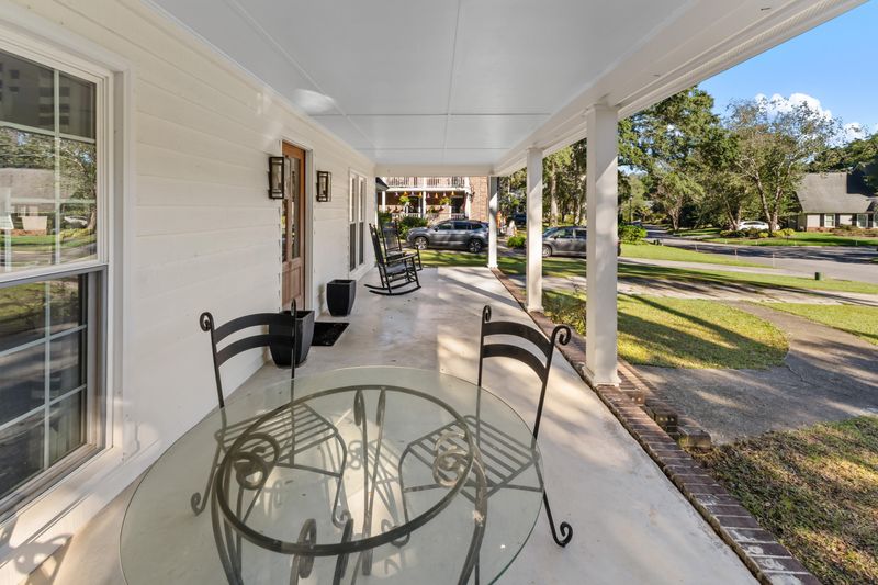 731 Milldenhall Rd, Mount Pleasant, SC 29464
