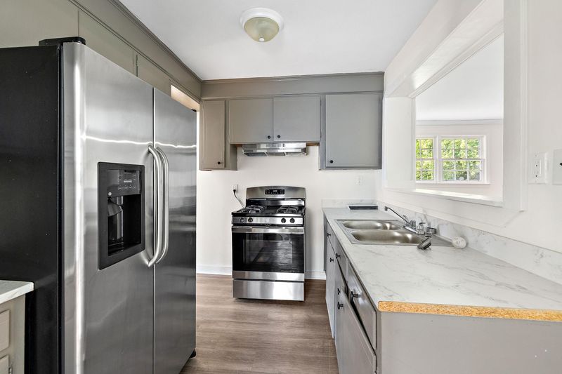 2716 Leola St, North Charleston, SC 29405