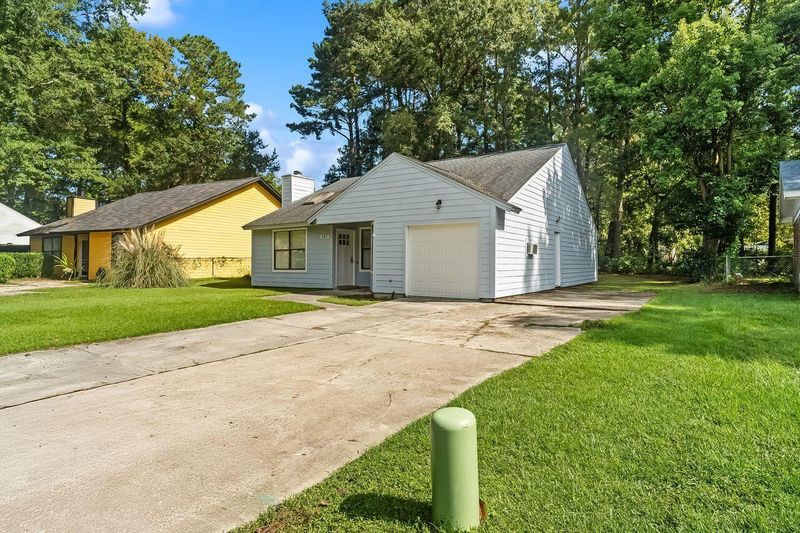 402 Elliott Dr, Ladson, SC 29456