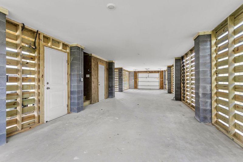 7321 Longtown Dr, Hanahan, SC 29410