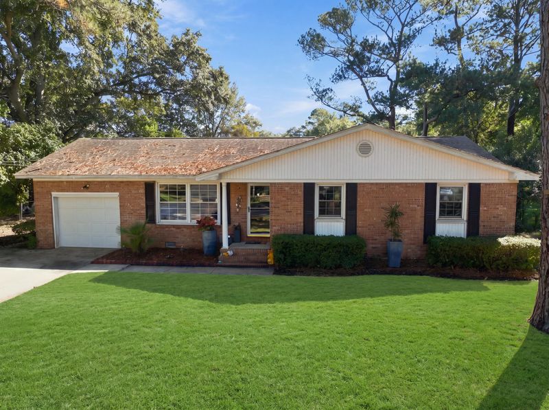 1060 Woodside Dr, Charleston, SC 29412