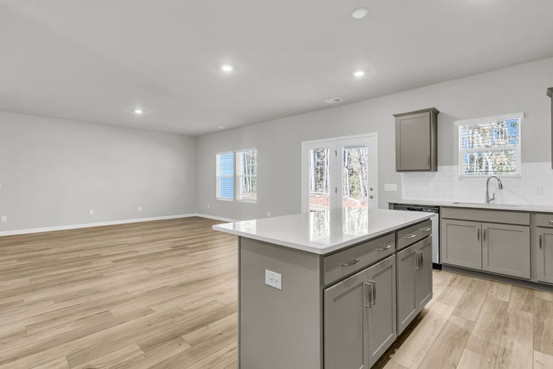 409 O'leary Cir, Summerville, SC 29483