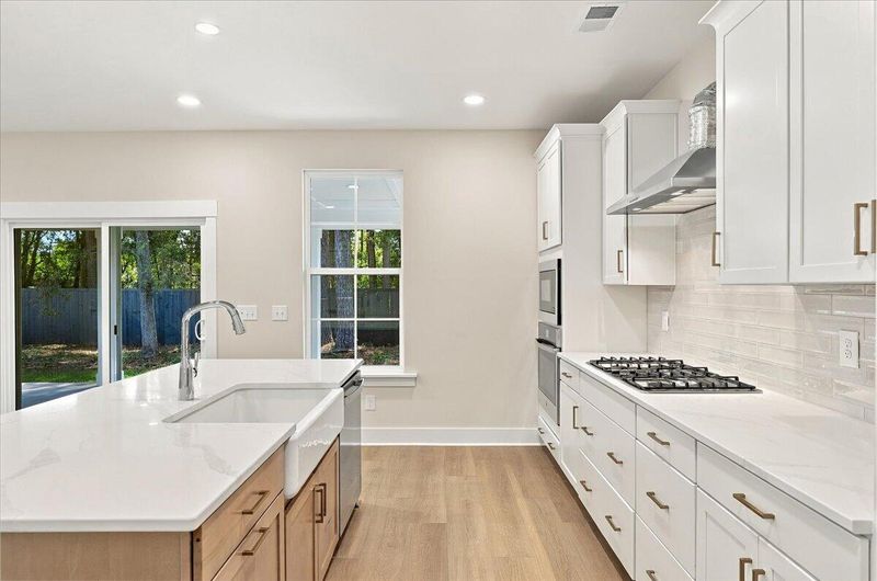 295 Rebel Kat Ct, Charleston, SC 29412