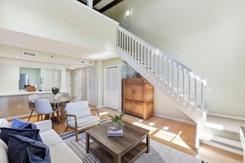 3 Queen St #Apt 304, Charleston, SC 29401