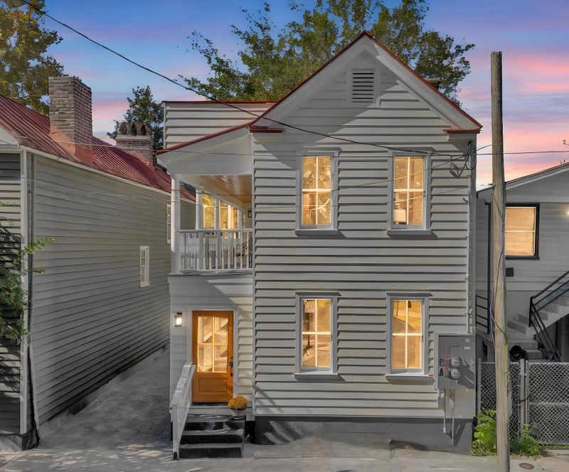 9 Aiken St, Charleston, SC 29403