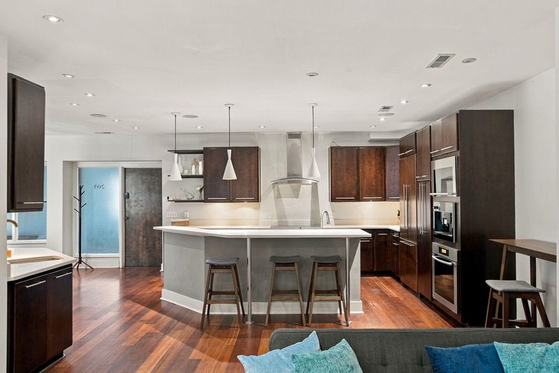 182 E Bay St #203, Charleston, SC 29401