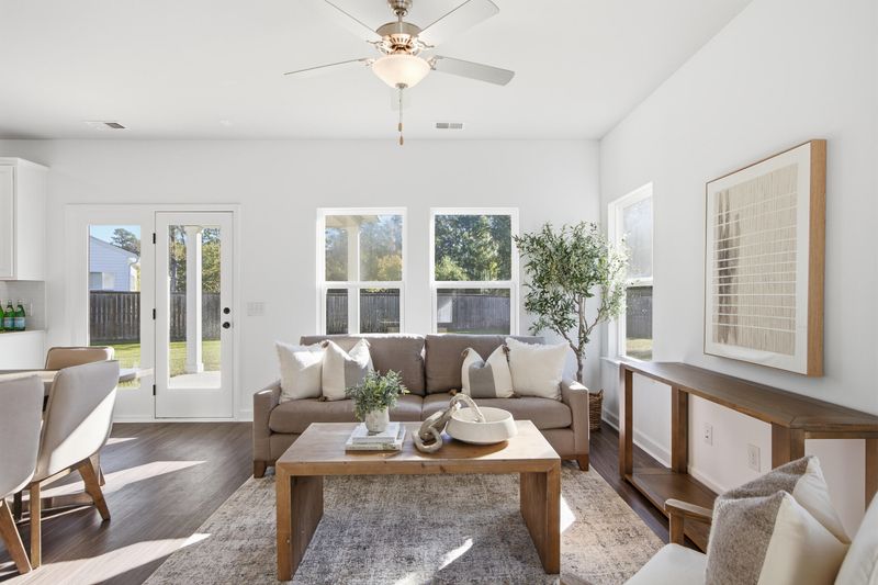 1391 Thin Pine Dr, Johns Island, SC 29455