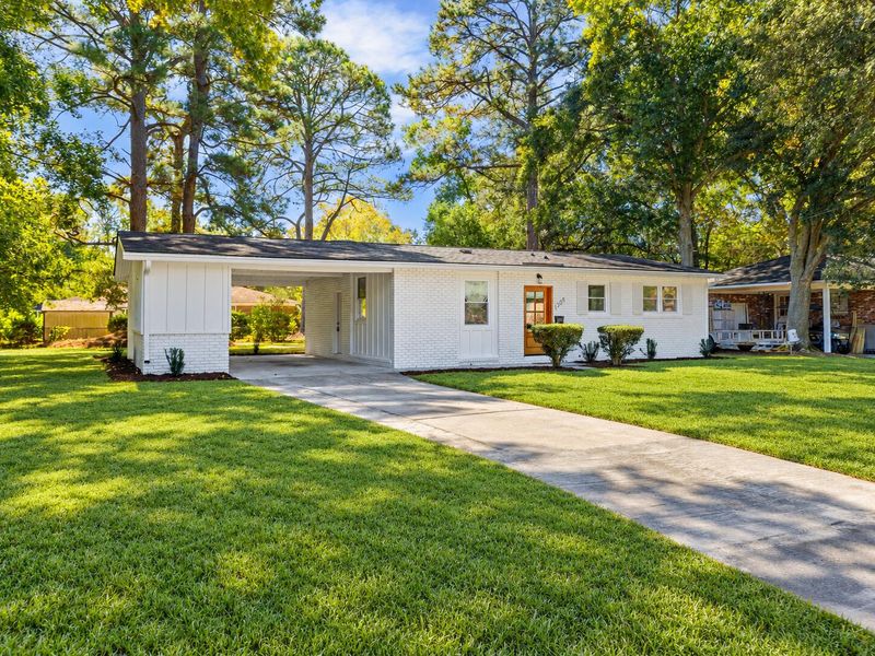 1205 Byron Rd, Charleston, SC 29407