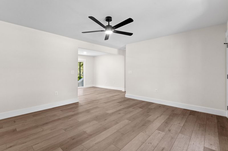 339 Holly Ave, Goose Creek, SC 29445