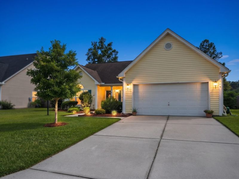 209 Pleasant Hill Dr, Goose Creek, SC 29445