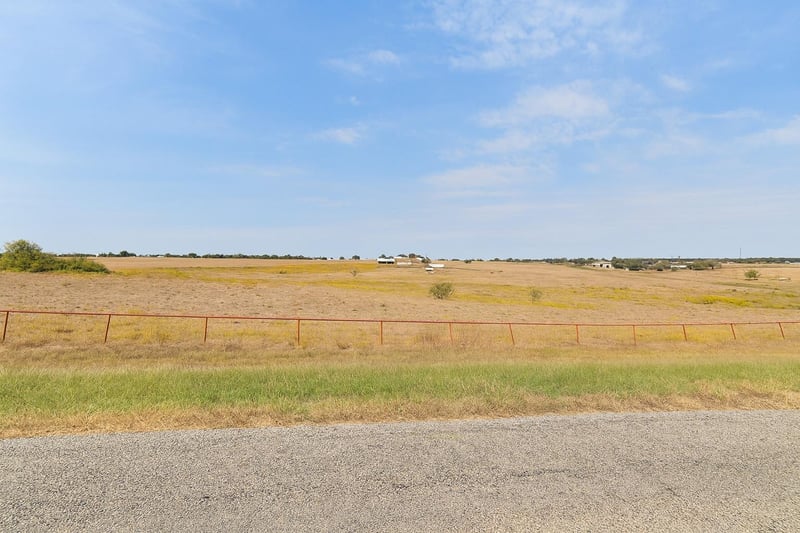 600 County Rd 405, Taylor, TX 76574
