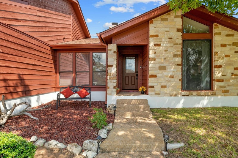 104 Carefree CIR, Lakeway, TX 78734