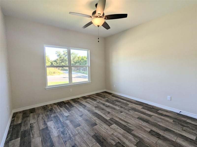 1714 E Avenue G, Lampasas, TX 76550