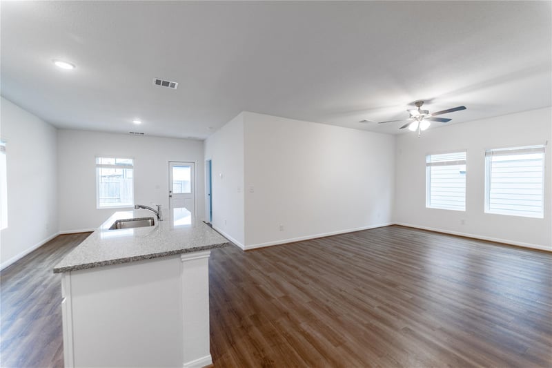 716 Barbary Coast LN, Jarrell, TX 76537