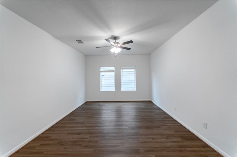 716 Barbary Coast LN, Jarrell, TX 76537