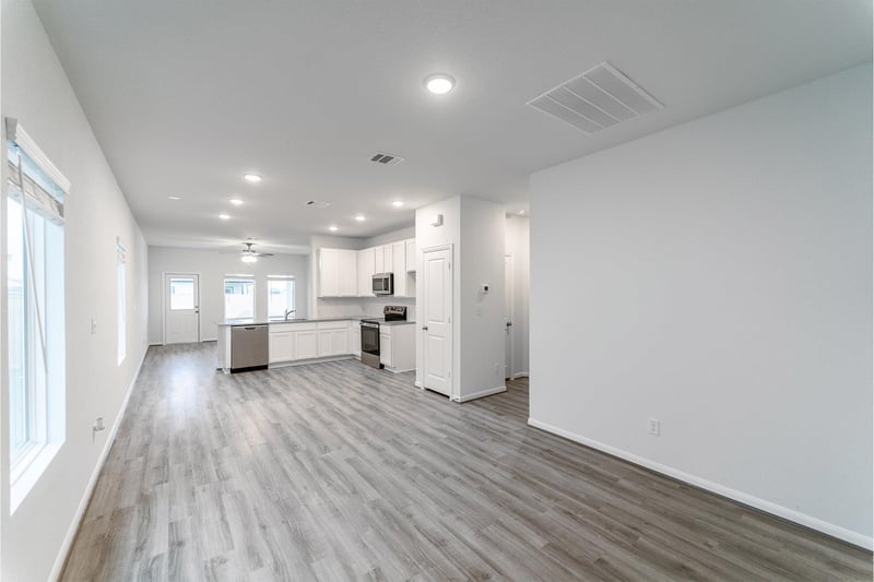 729 Barbary Coast LN, Jarrell, TX 76537