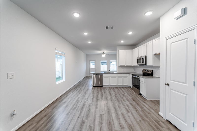 729 Barbary Coast LN, Jarrell, TX 76537