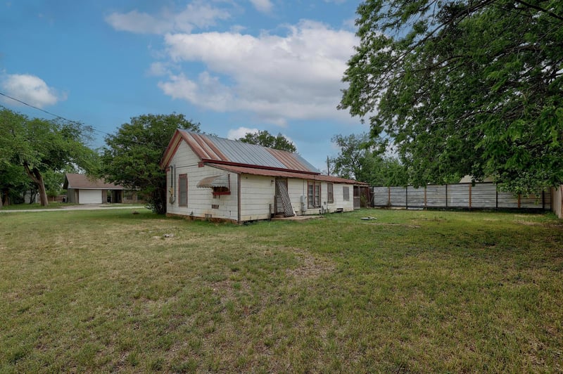 205 Fallwell ST, Liberty Hill, TX 78642