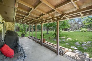 301 Navajo TRL, Georgetown, TX 78633