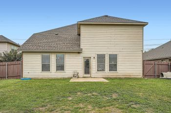 2004 S Ash CV W, Hutto, TX 78634