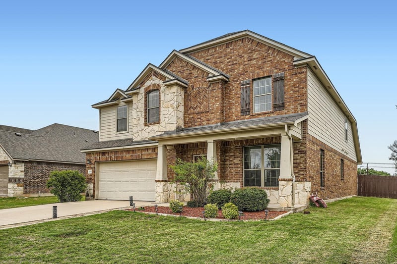 2004 S Ash CV W, Hutto, TX 78634