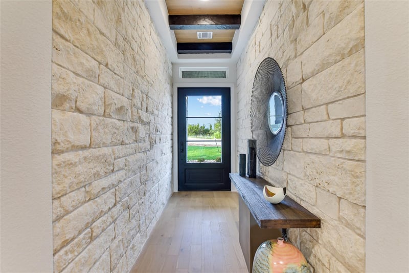 19617 Serenity LN, Lago Vista, TX 78645