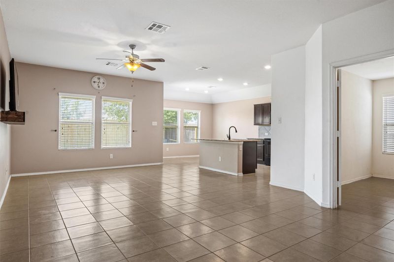 444 Druse LN, Jarrell, TX 76537