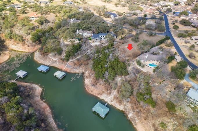 2707 Sailboat Ps, Spicewood, TX 78669