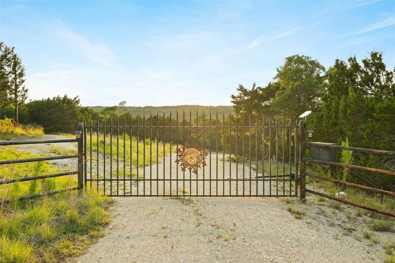 900 Lost Valley RD, Dripping Springs, TX 78620