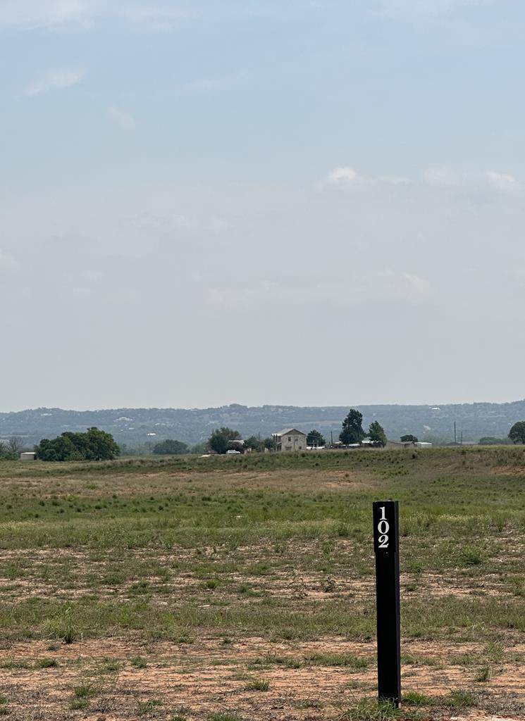 102 Baurenhof CT, Fredericksburg, TX 78624