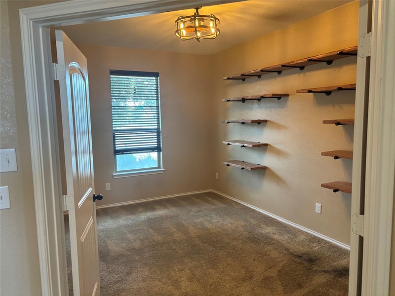 120 Schuylerville DR, Elgin, TX 78621