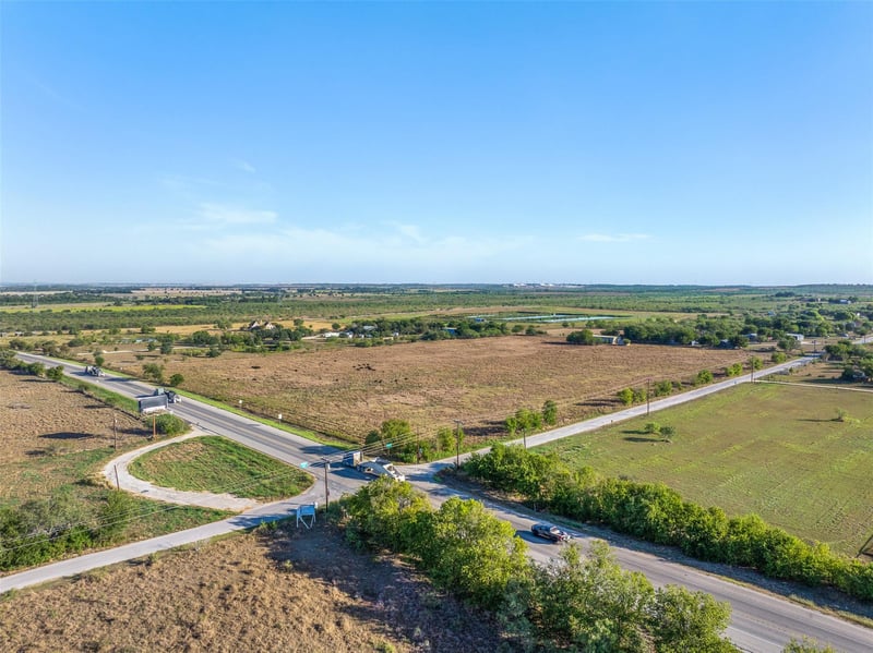 15350 San Marcos Hw, Martindale, TX 78655