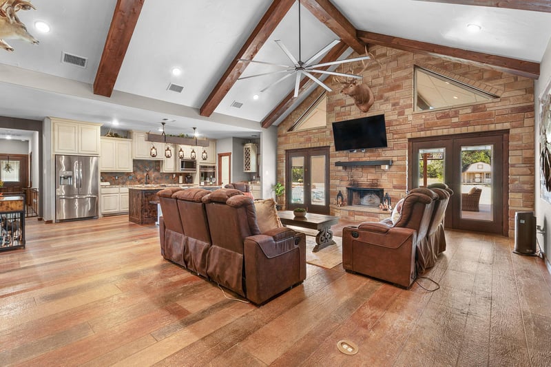 6757 County Road 3010, Lampasas, TX 76550