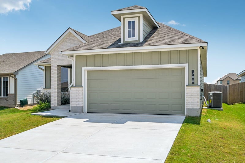 308 Boatright BLVD, Jarrell, TX 76537