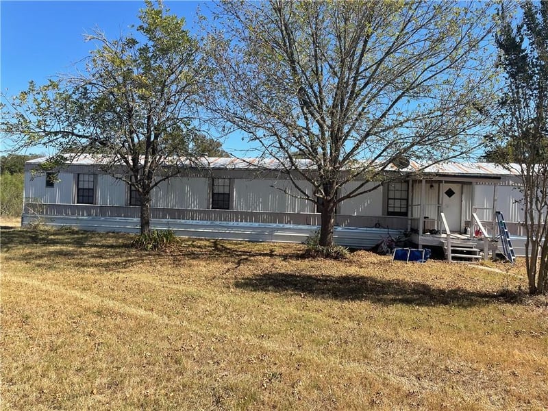 200 Hershal LN, Cedar Creek, TX 78612