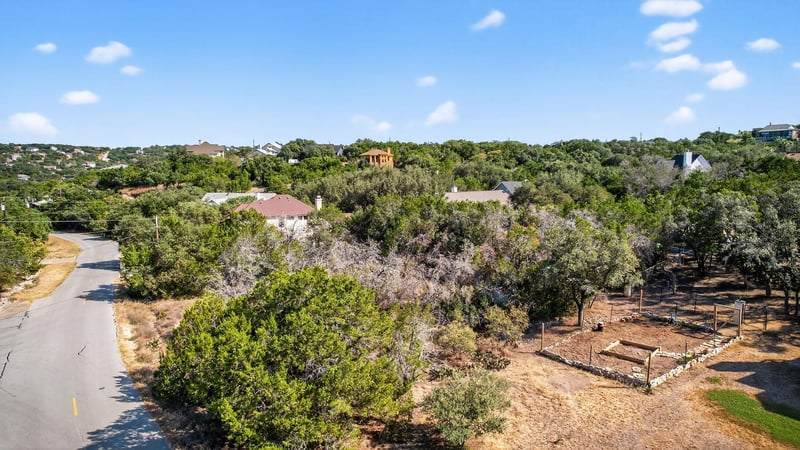 401 Cargill DR, Spicewood, TX 78669
