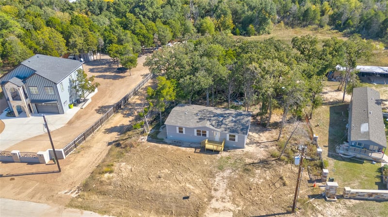 107 Los Cueva RD, Elgin, TX 78621