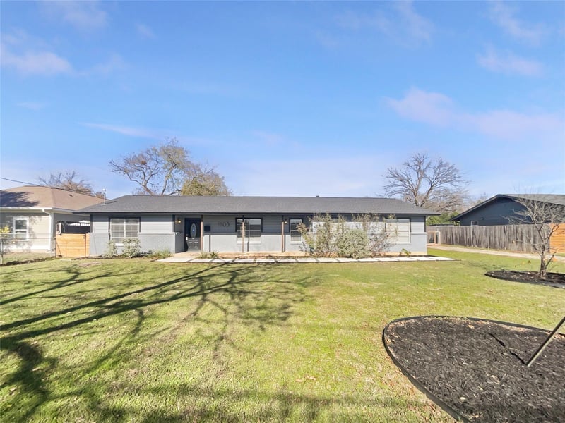 1105 E 17th ST, Georgetown, TX 78626