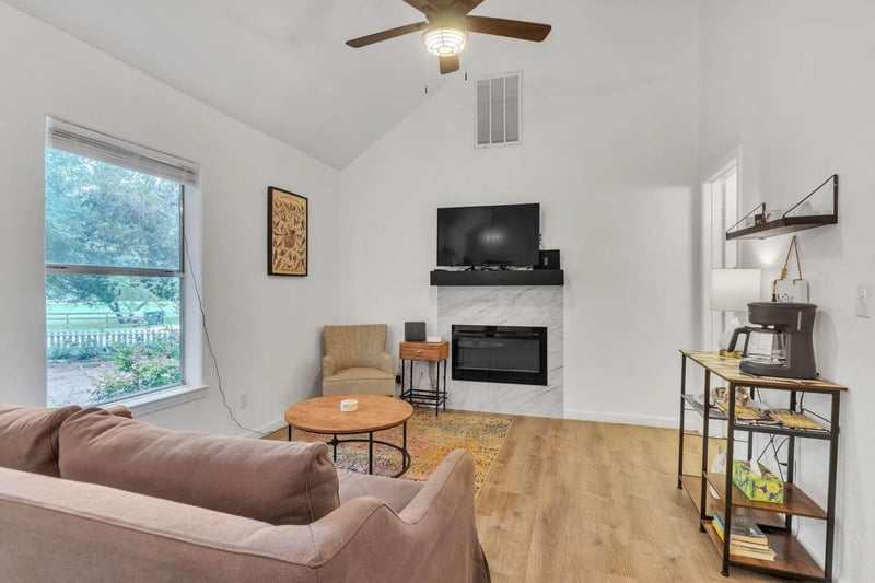 104 Scudder LN #X, Wimberley, TX 78676