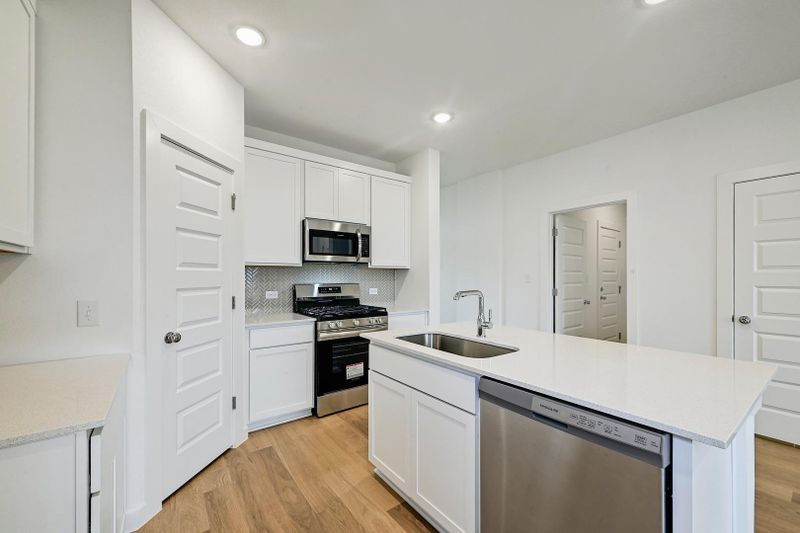 1012 Universal DR, Hutto, TX 78634
