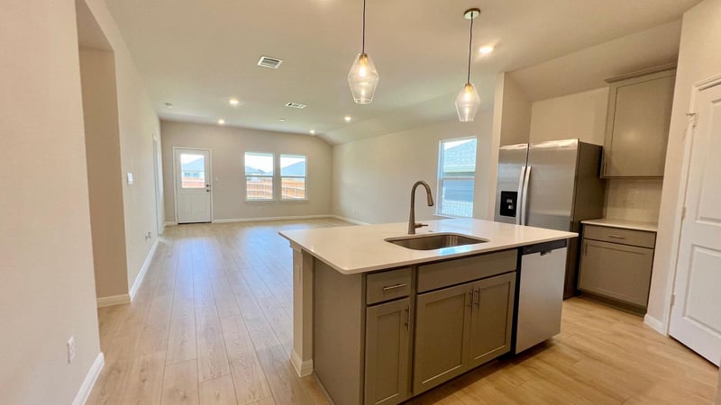 212 Rock Springs DR, Marble Falls, TX 78654