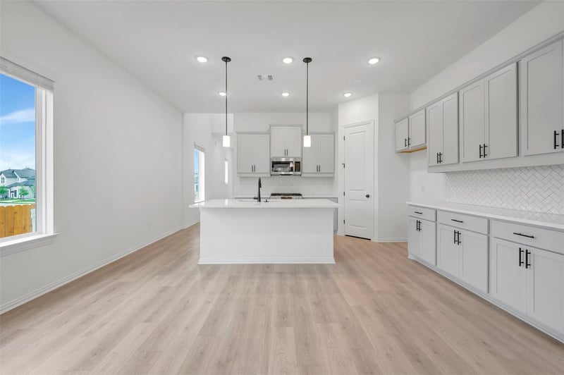 564 Darley Oak DR, Dripping Springs, TX 78620