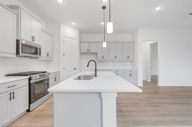 564 Darley Oak DR, Dripping Springs, TX 78620