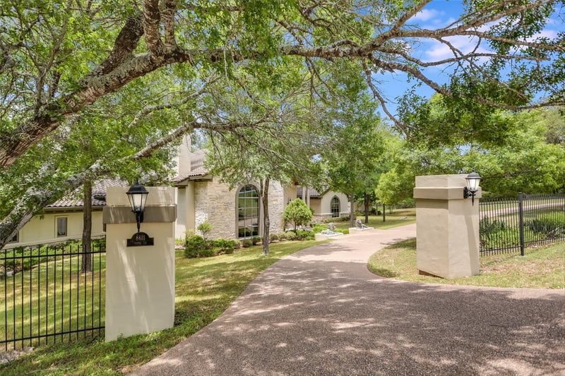 8611 Young LN, Austin, TX 78737