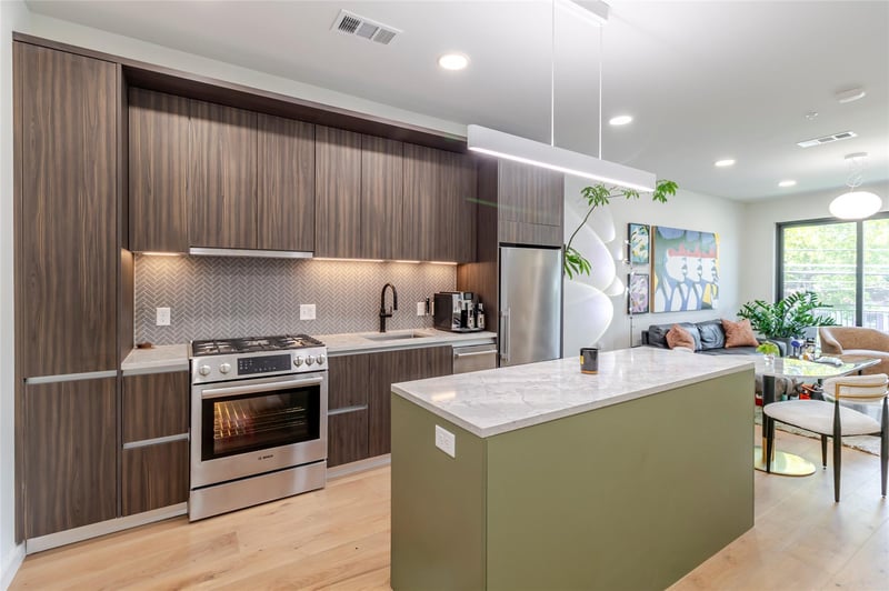 2209 S 1st ST #220, Austin, TX 78704