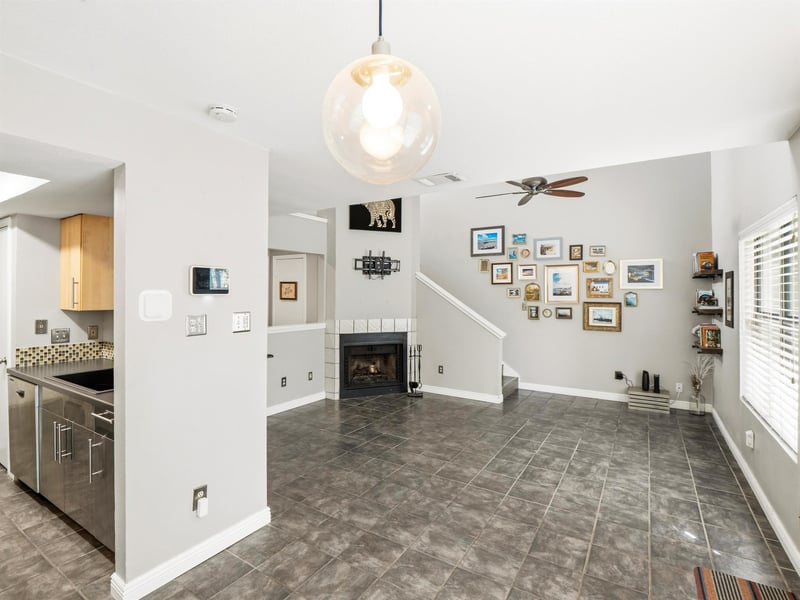 512 Eberhart LN #204, Austin, TX 78745