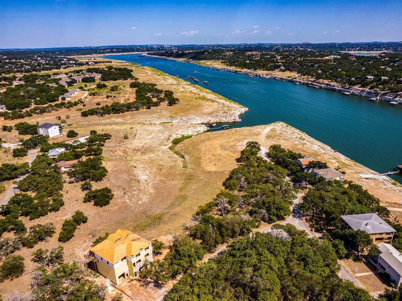 1303 Robin TRL, Lago Vista, TX 78645